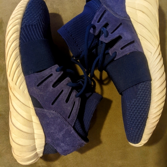 Men's Adidas shoes - Picture 1 of 4